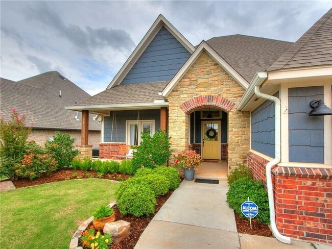 Building Photo - Beautiful 3 bedroom 2 bathroom home in Mon...