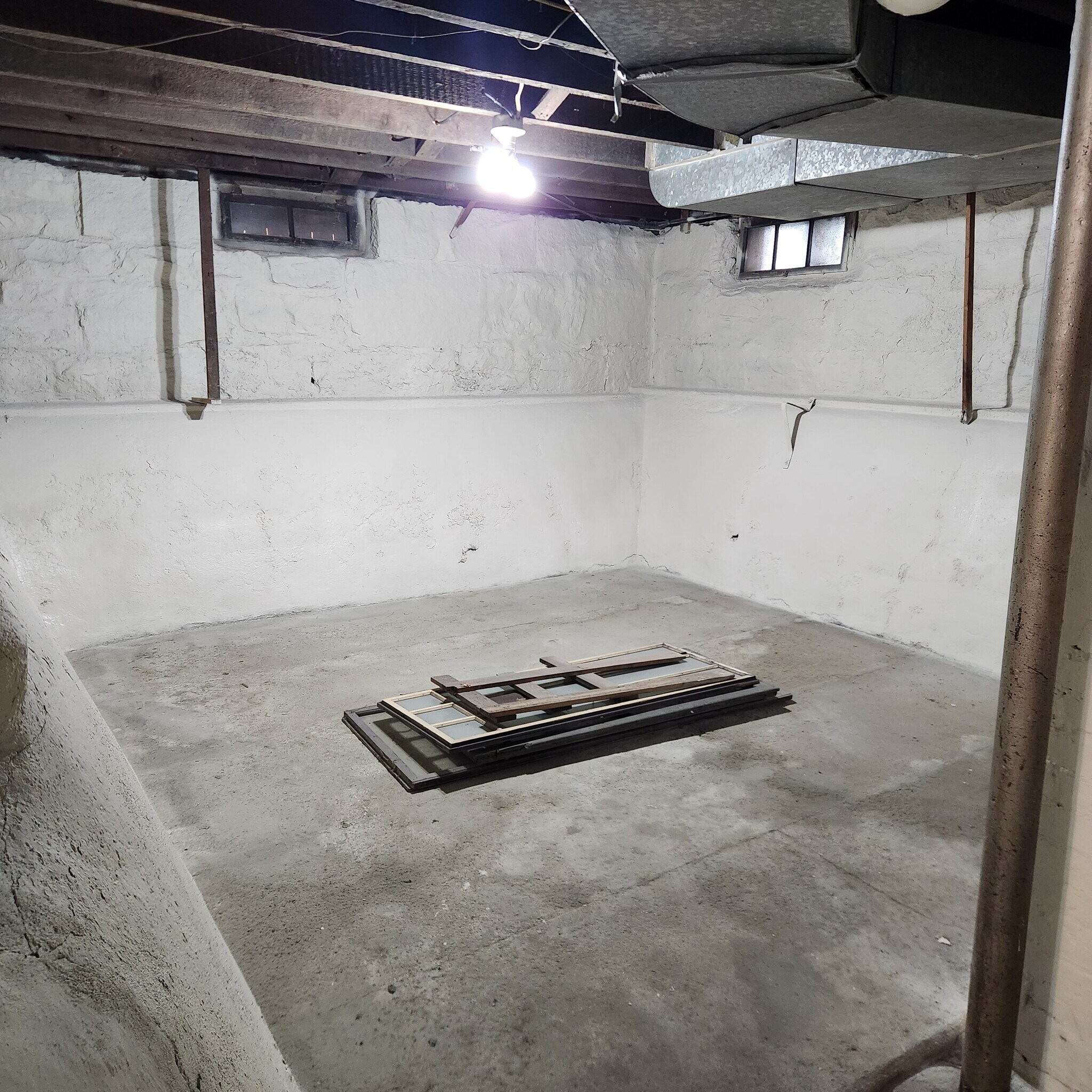 Building Photo - 212 1st St NW