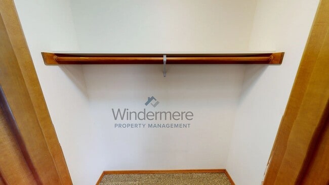 Building Photo - Maria167-2