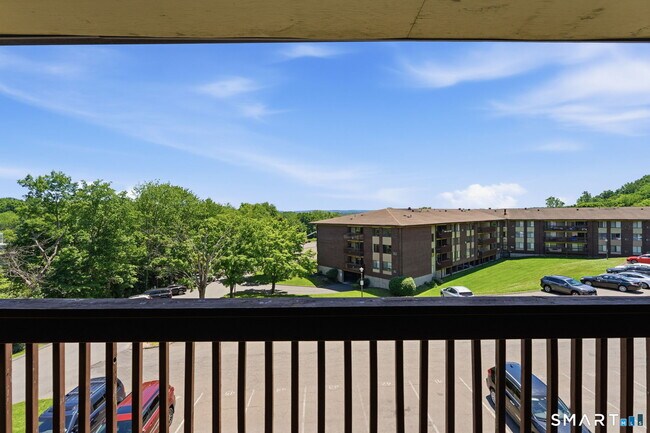 Building Photo - 2316 Cromwell Hills Dr