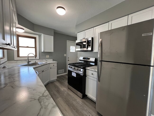 Primary Photo - Single Family Home!