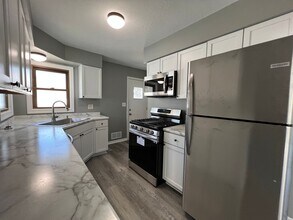 Building Photo - Single Family Home!