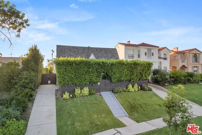 Building Photo - 1155 S Rimpau Blvd