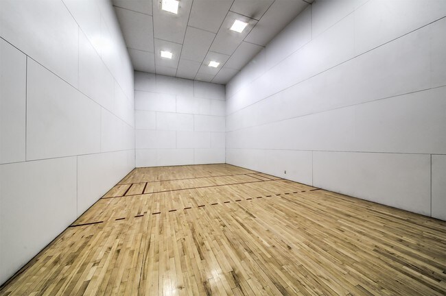 Building Photo - 210 E Flamingo Rd