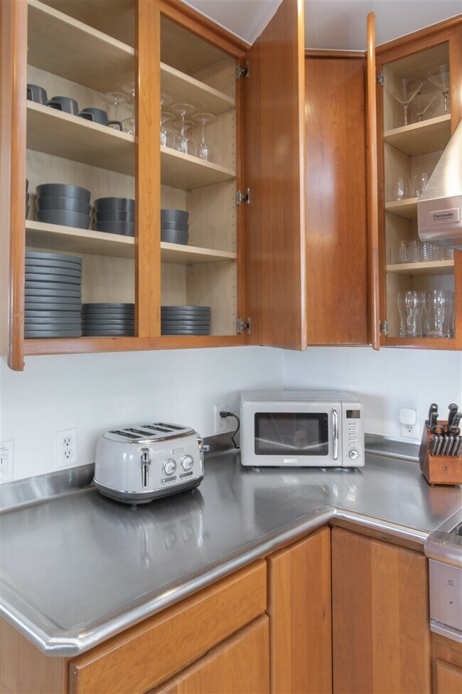 Building Photo - 180 St Germain Ave