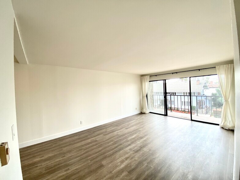Building Photo - 1803 E Ocean Blvd