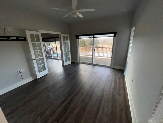 Building Photo - 155 Bell Rd