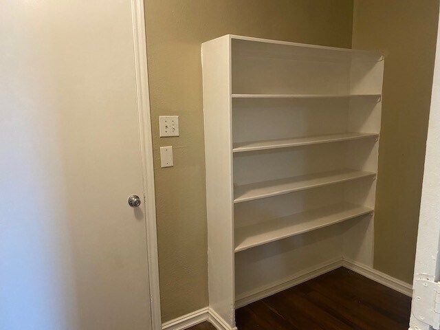 Building Photo - 5906 Drenner Park Ln