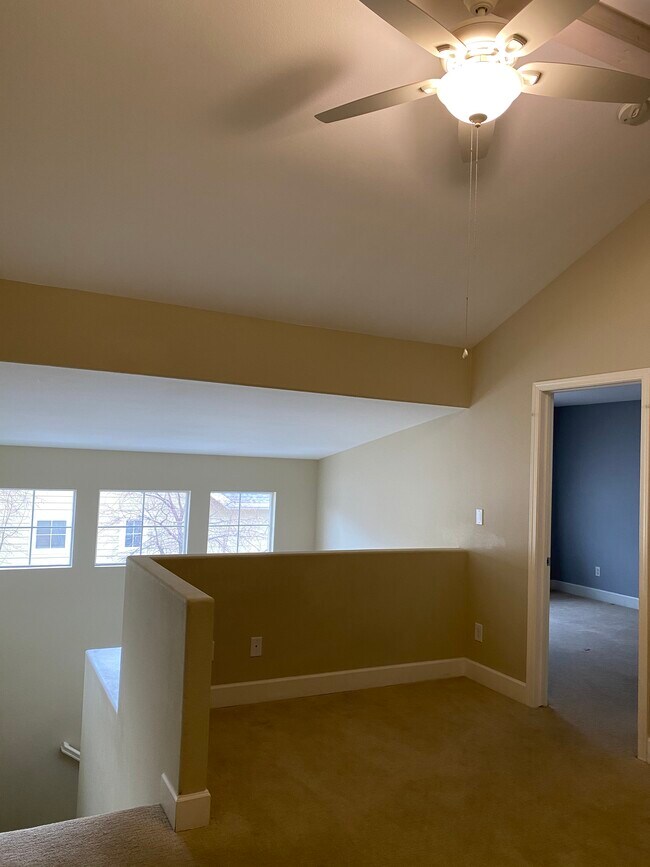 Building Photo - 831 Windchime Ct