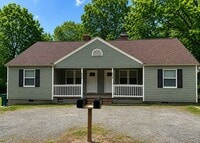 Building Photo - 624 Frasier St SE