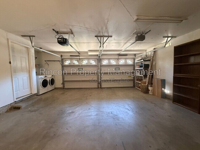 Building Photo - 694 Deerhunter Ln