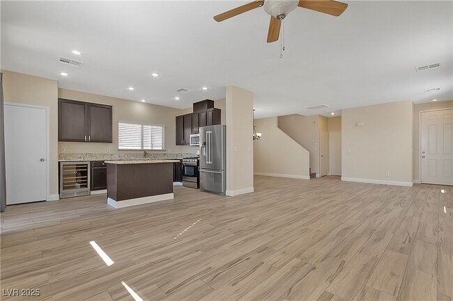 Building Photo - 11169 Sandrone Ave