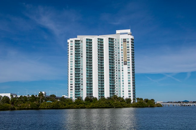 Building Photo - 231 Riverside Dr