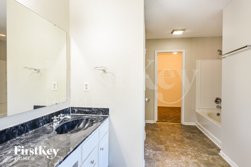 Building Photo - 10473 Windward Dr