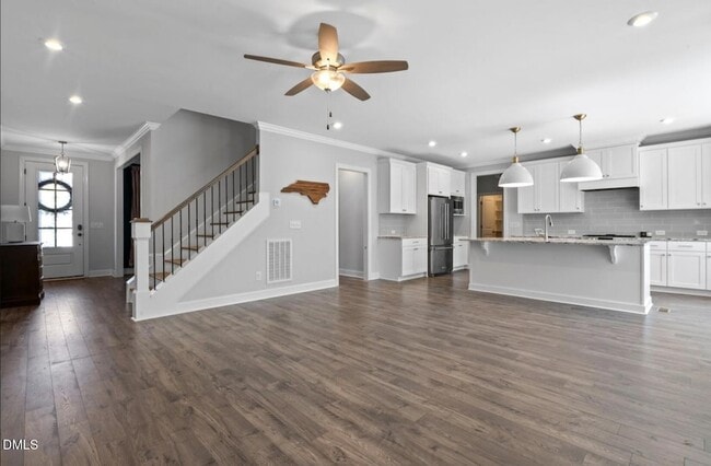 Building Photo - 217 Tumbling River Dr