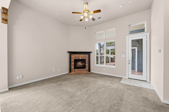 Building Photo - 17019 Seminole Ridge Dr