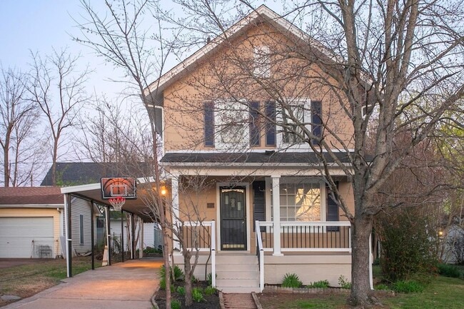 Building Photo - 909 Clarke St