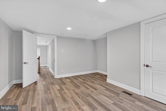 Building Photo - 39 Carroll St