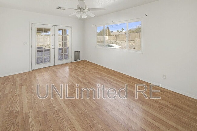 Building Photo - 2771 Typhoon Ln