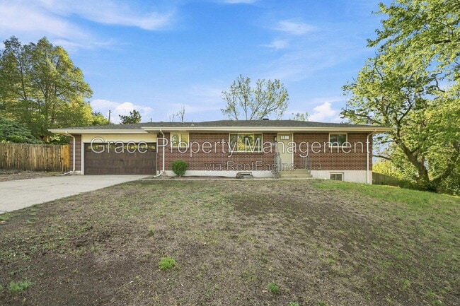 Building Photo - 852 S Quail Way