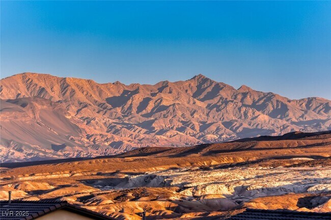 Building Photo - 375 Portus Delphini Ct