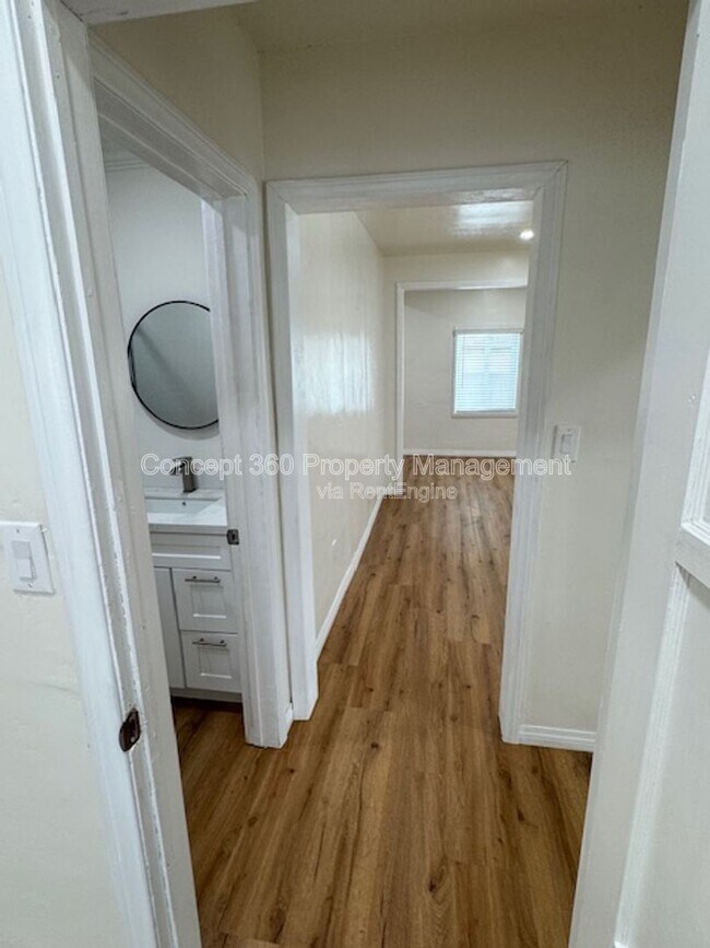 Building Photo - 5762 Cedar Ave