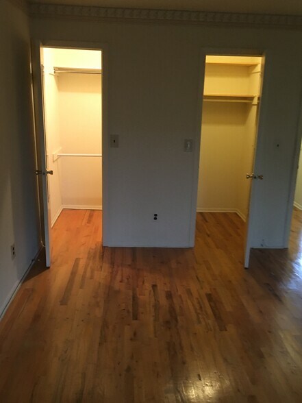 bedroom closet - 1706 Muriel Ct