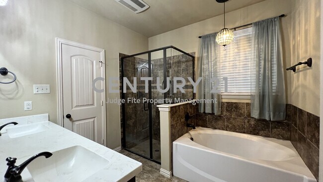 Building Photo - Stunning 3/2.5/2 Home in Fort Worth For Rent!