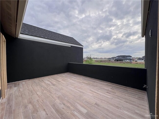 Building Photo - 36 N Crown Point