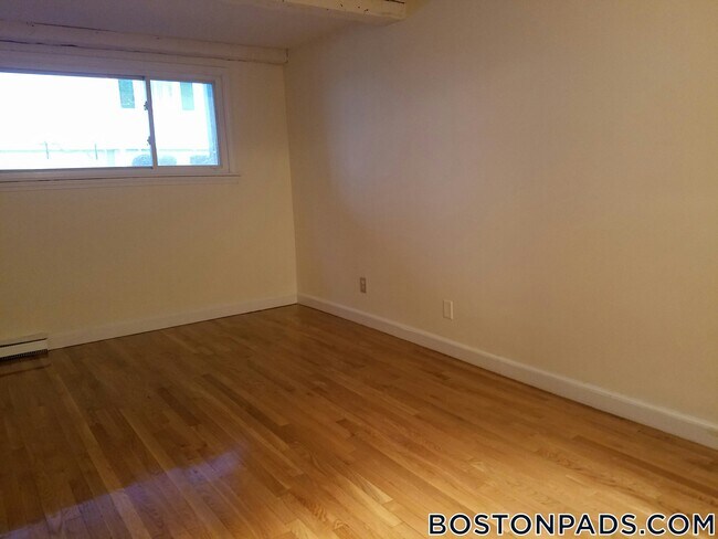 Building Photo - 1799 Centre St