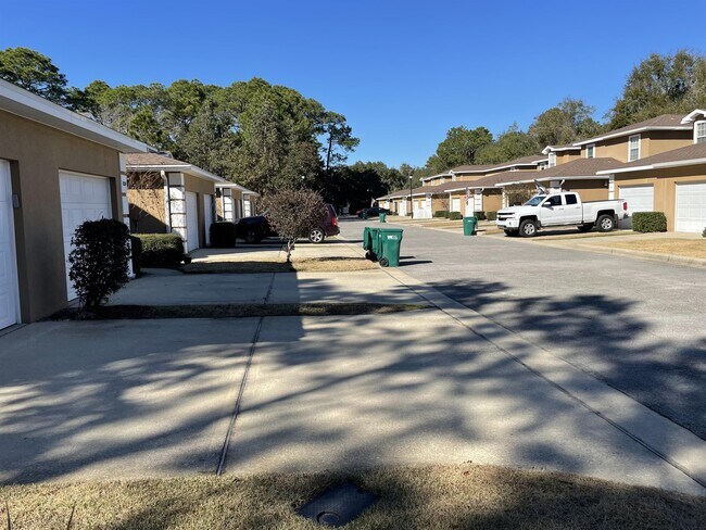 Building Photo - 1322 Treasure Cove