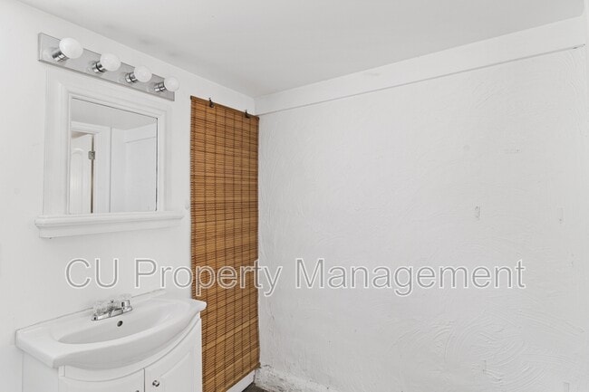 Building Photo - 404 E Illinois St