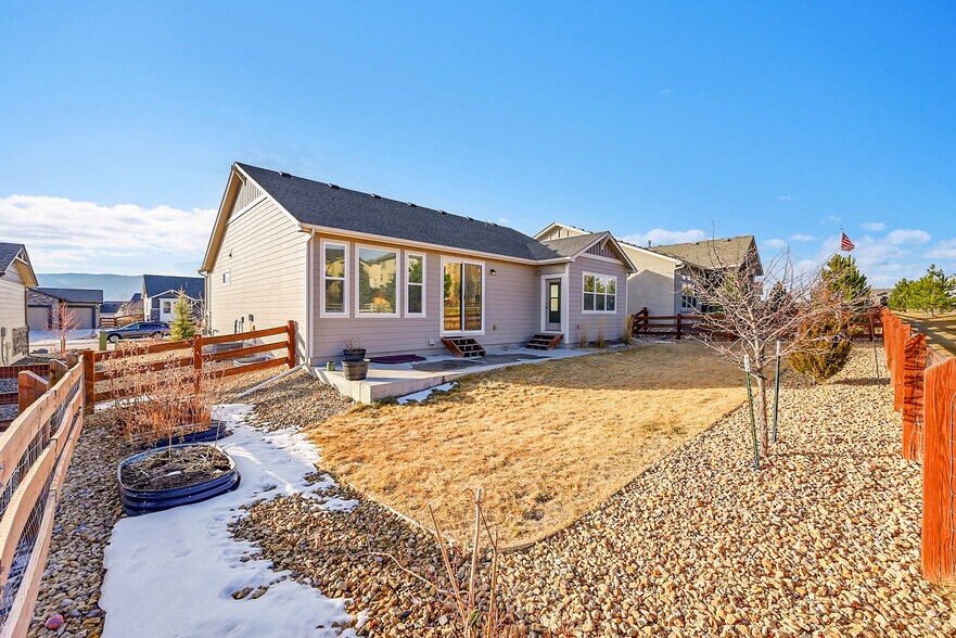 Building Photo - 16556 Hallmark Trl