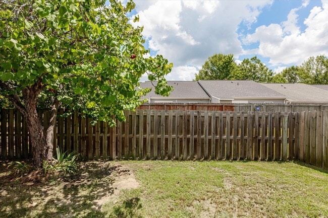 Building Photo - 2016 Caton Dr