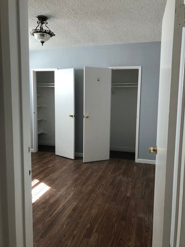 Building Photo - 1114 N Harper Ave