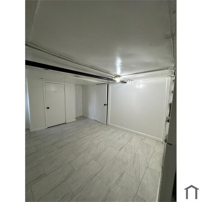 Building Photo - 3 Bedroom with Basement