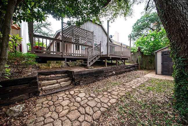 Building Photo - "Charming 3-Bedroom Sanctuary with 2 Full ...