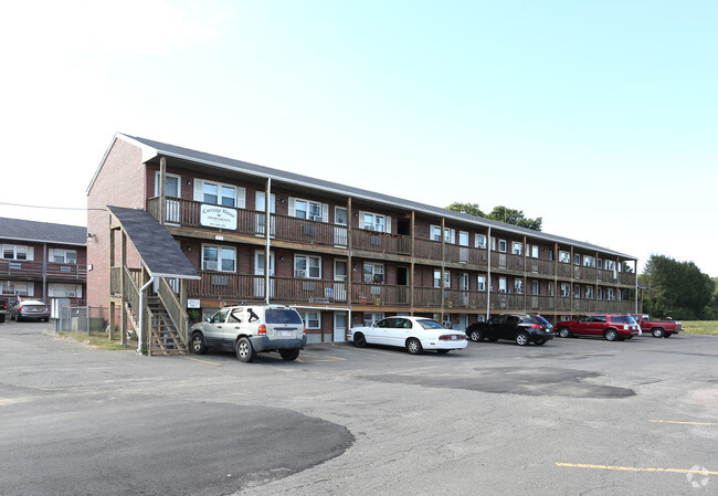 Building Photo - Carriage House Apartments