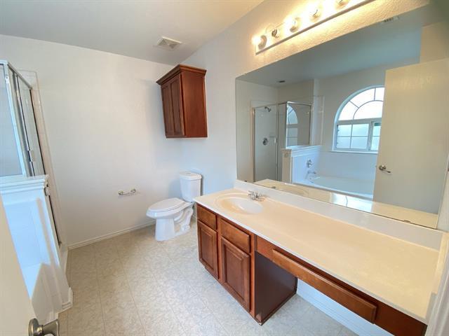 Building Photo - 8016 Meadow View Tr