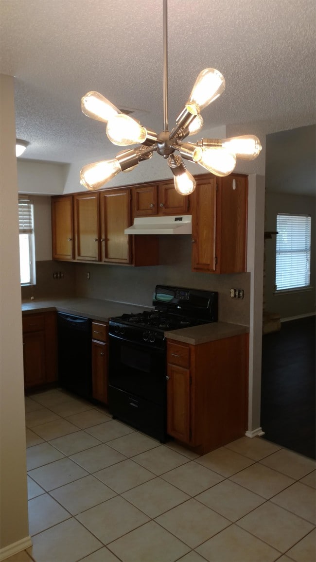 Building Photo - 2017 Ramona Cir