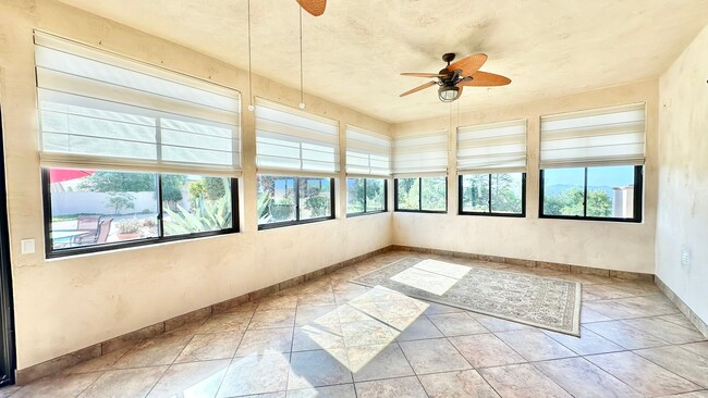 Building Photo - Amazing Location & Beautiful Country Livin...