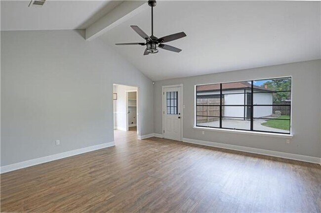 Building Photo - Four Bedroom, Two Bath- N Lake Verret