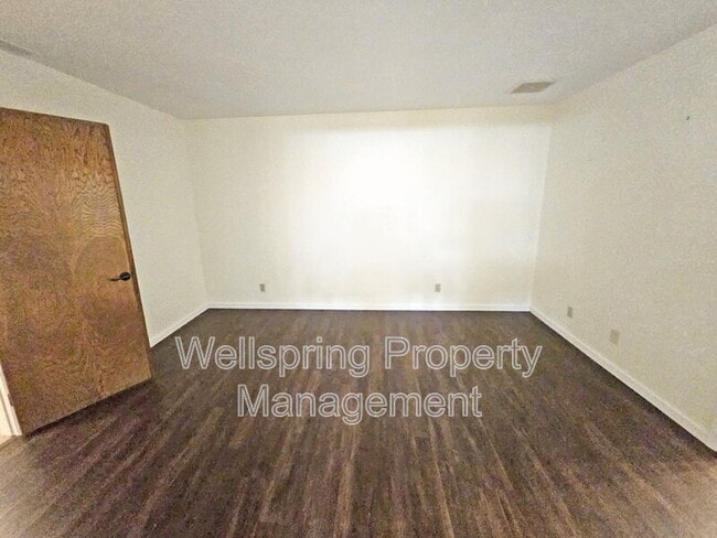 Building Photo - 413 Mt Rainier Pl