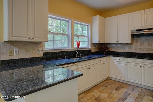 Building Photo - 6 Mulberry Ln