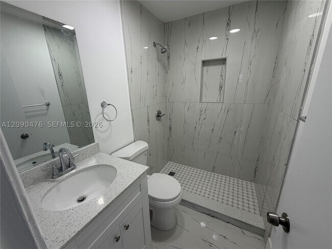 Building Photo - 1760 W 42nd St