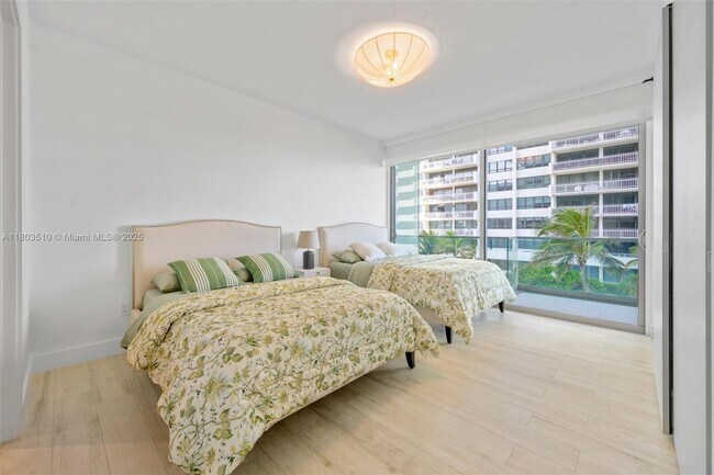 Building Photo - 10203 Collins Ave