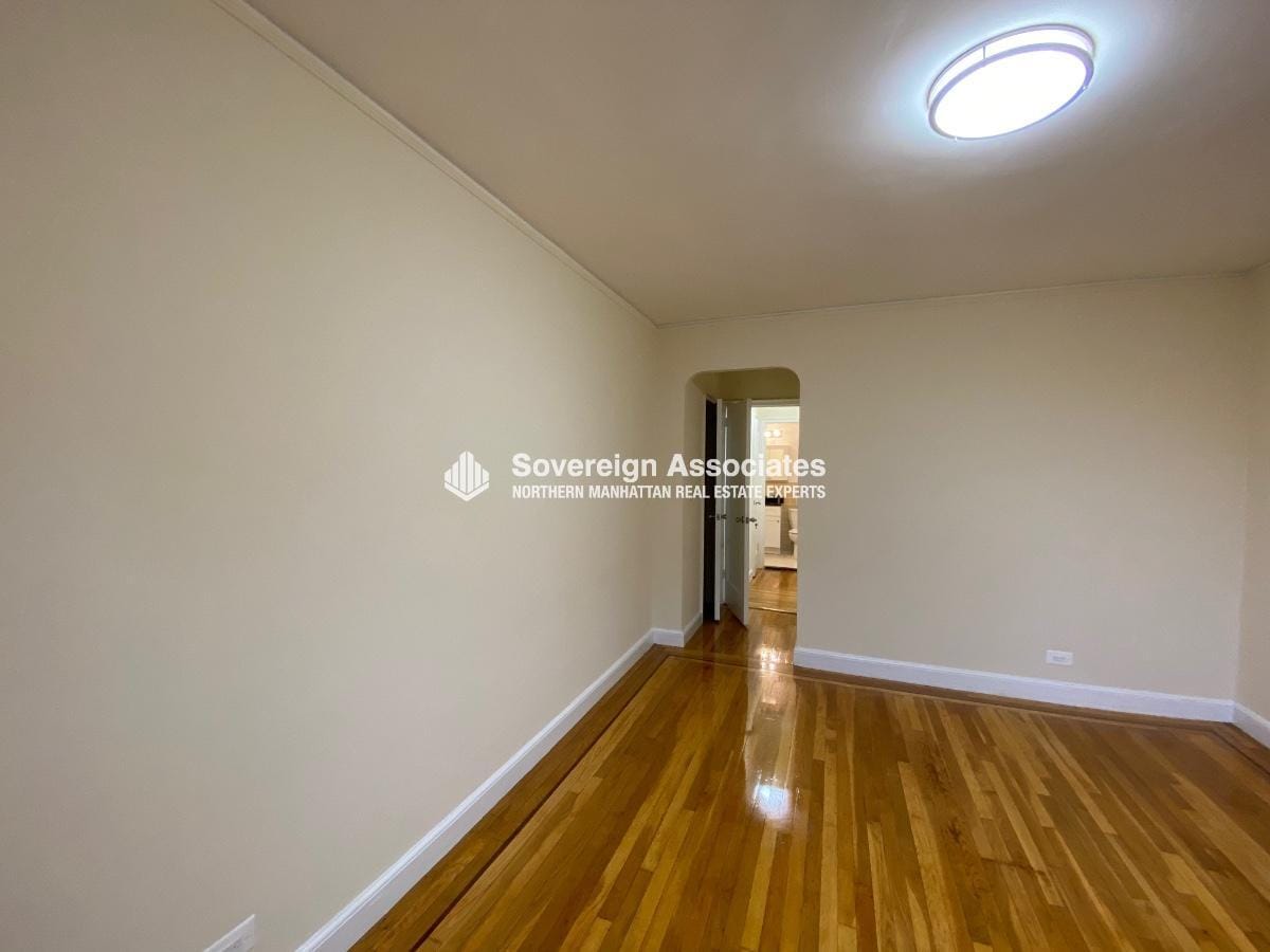 Building Photo - 100 Arden St