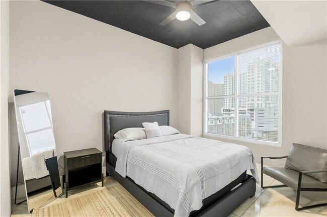 Building Photo - 250 Pharr Rd NE