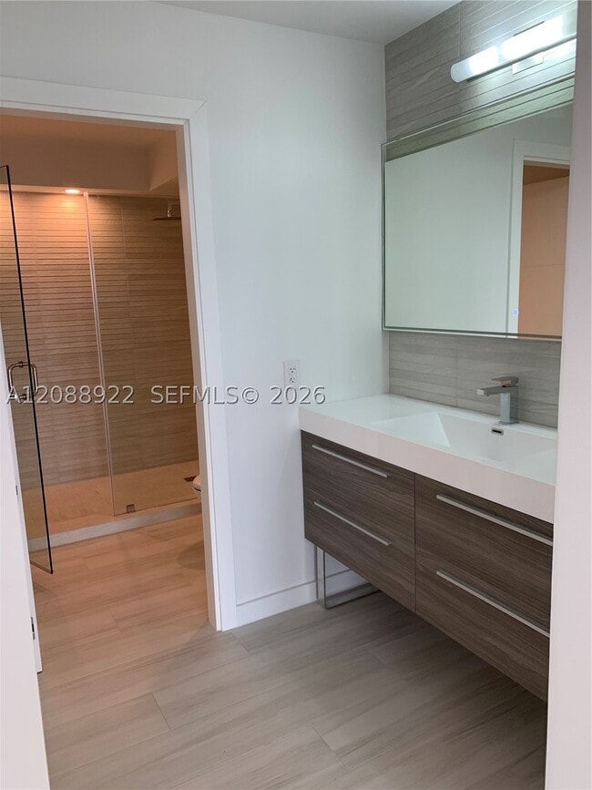Building Photo - 881 Ocean Dr