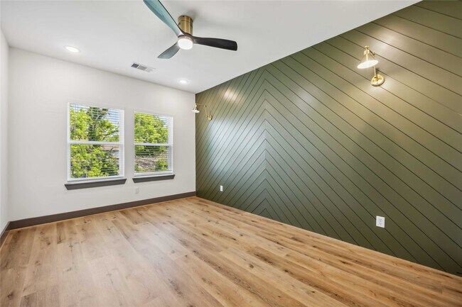 Building Photo - 8013 Ritz St